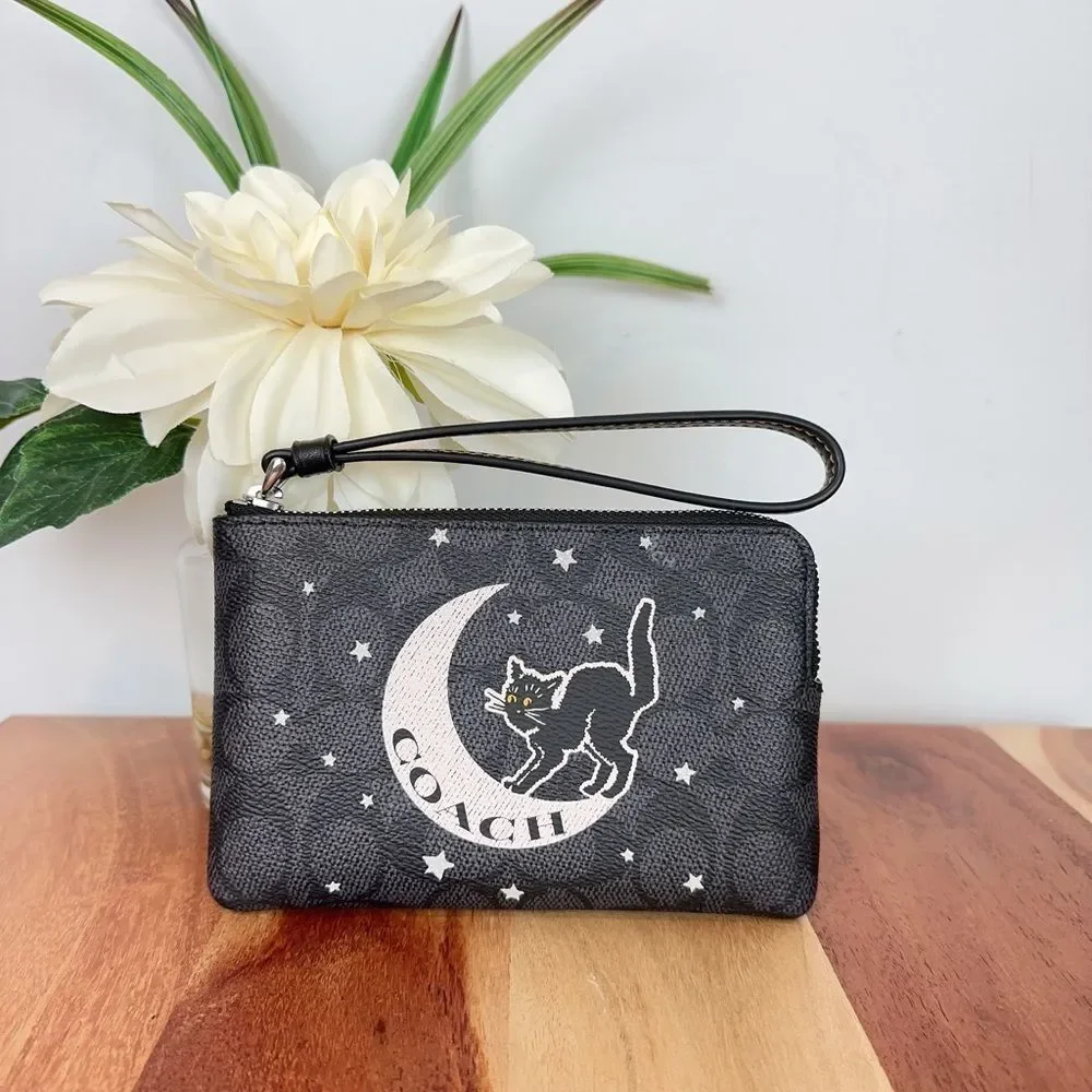 NWT Coach Corner Zip Wristlet In Signature Canvas With Halloween Graphic